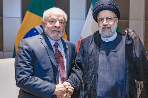 Governo Lula condena ataque dos EUA e Israel contra a ditadura islâmica do Irã